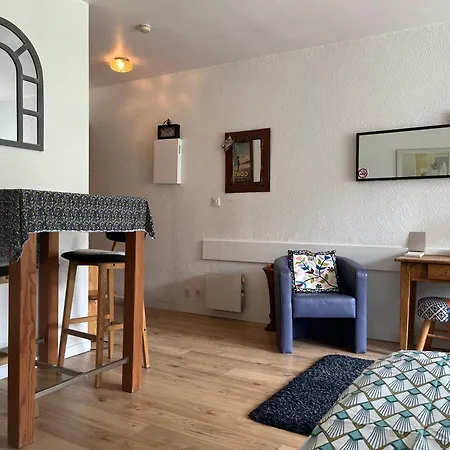 Appt Cosy , Vue Sur Le Revard , 5mn A Pied Du Centre , 10mn A Pied Des Thermes Et De La Gare *