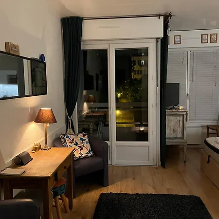 Appt Cosy , Vue Sur Le Revard , 5mn A Pied Du Centre , 10mn A Pied Des Thermes Et De La Gare شقة