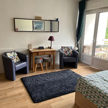 Appt Cosy , Vue Sur Le Revard , 5mn A Pied Du Centre , 10mn A Pied Des Thermes Et De La Gare شقة *